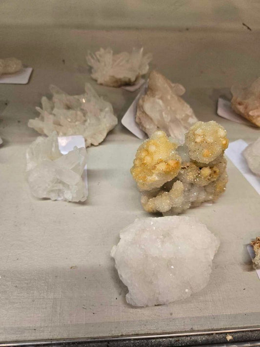 Large Quartz clusters